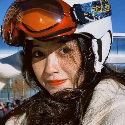 无法触碰的她